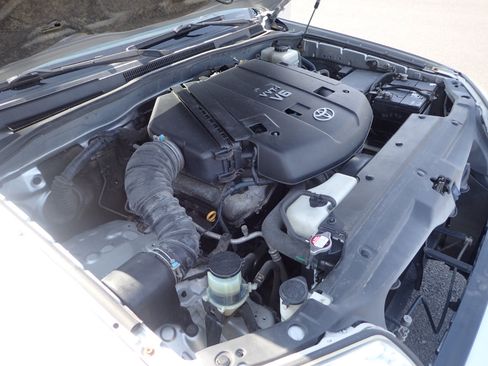 Used 2005 Toyota 4Runner Limited image 22