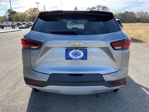 Used 2025 Chevrolet Blazer LT image 4