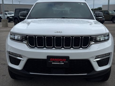 Used 2025 Jeep Grand Cherokee Limited AWD/4WD image 3