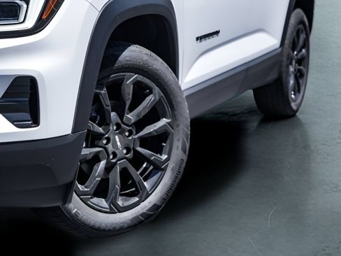 New 2027 GMC Terrain Elevation w/ Elevation Premium Package AWD/4WD image 2