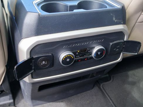 Used 2024 Ford Expedition Max Limited RWD image 21