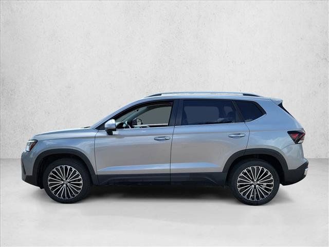 Used 2025 Volkswagen Taos SE FWD image 8