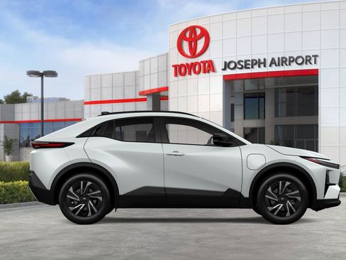 New 2026 Toyota C-HR AWD/4WD image 38