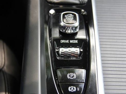 Used 2020 Volvo S60 T5 Momentum FWD image 30