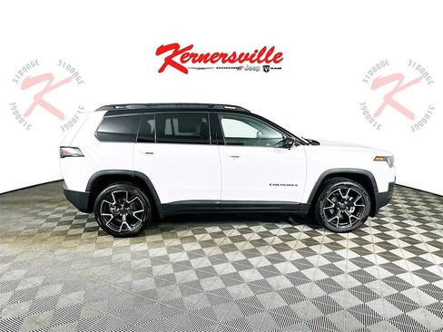 New 2026 Jeep Cherokee Overland image 8