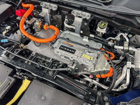 Certified 2025 Nissan Ariya AWD image 27