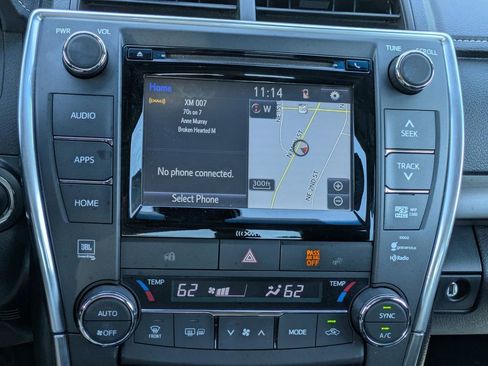 Used 2017 Toyota Camry XLE image 19