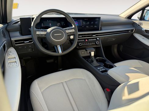Certified 2025 Hyundai Sonata SE image 15