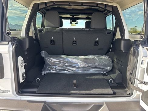 New 2026 Jeep Wrangler Unlimited Rubicon image 5