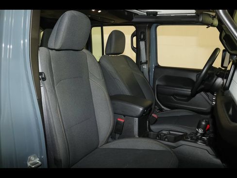 Used 2025 Jeep Wrangler Unlimited Sport AWD/4WD image 26