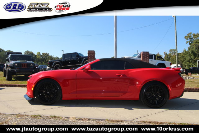 Used 2018 Chevrolet Camaro SS RWD image 4