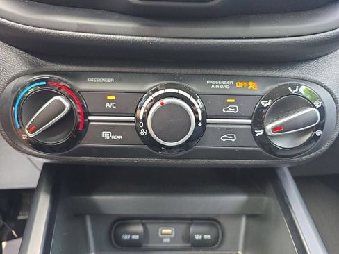 Used 2025 Kia Soul LX w/ LX Technology Package FWD image 29