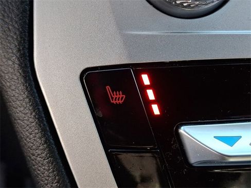 Certified 2022 Ford Explorer XLT w/ Equipment Group 202A image 25