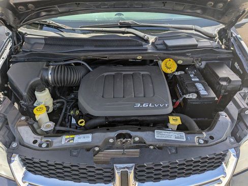 Used 2014 Dodge Grand Caravan SXT w/ Rear Park Assist Package FWD image 27