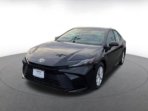 Used 2025 Toyota Camry LE image 7