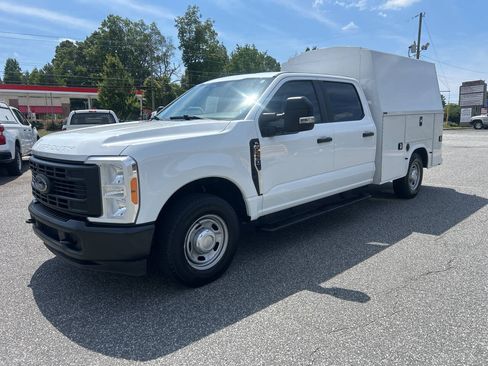 Used 2023 Ford F250 XL RWD image 5