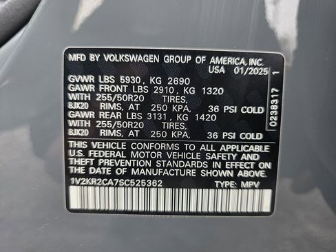 Used 2025 Volkswagen Atlas SE image 29