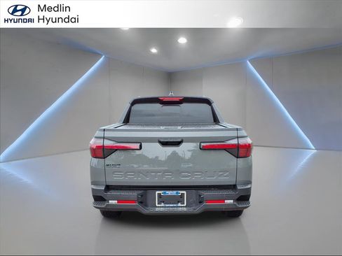 Used 2025 Hyundai Santa Cruz SEL image 4