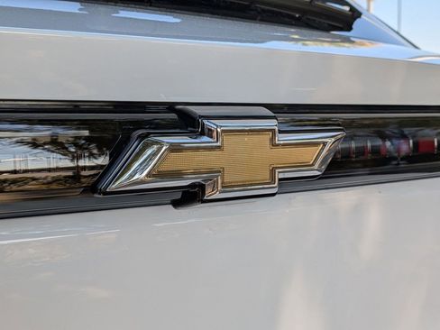 New 2026 Chevrolet Equinox EV LT image 5