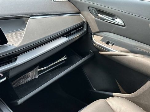 Used 2024 Cadillac XT4 Premium Luxury w/ Cold Weather Package FWD image 31