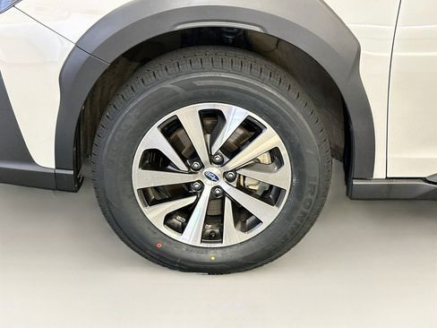 Used 2025 Subaru Outback Premium w/ Popular Package #1A AWD/4WD image 36