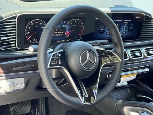 New 2026 Mercedes-Benz GLS 450 4MATIC image 21