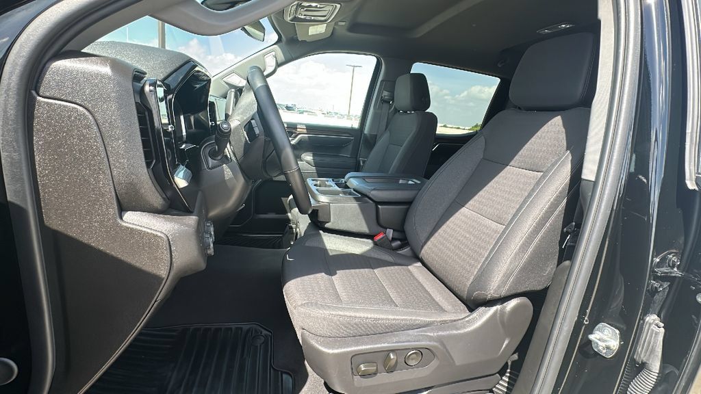 Used 2026 Chevrolet Silverado 1500 RST RWD image 4