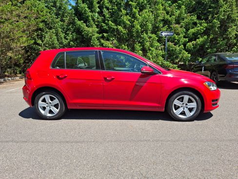 Used 2017 Volkswagen Golf SE FWD image 8