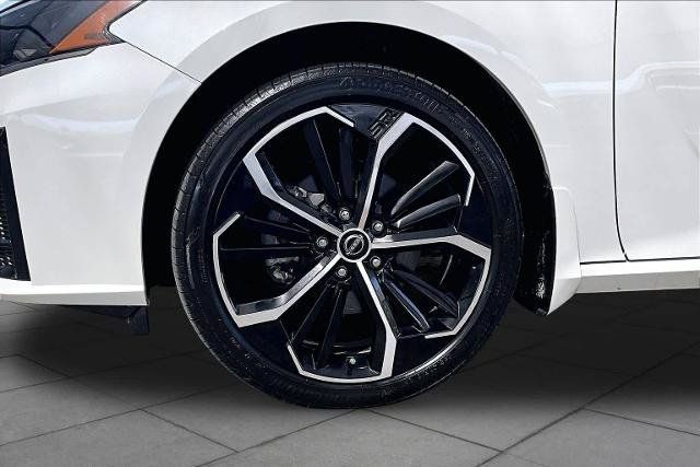 Certified 2025 Nissan Altima 2.5 SR w/ SR Premium Package AWD/4WD image 11