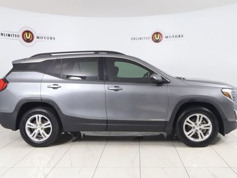 Used 2018 GMC Terrain SLE w/ Driver Convenience Package FWD image 2