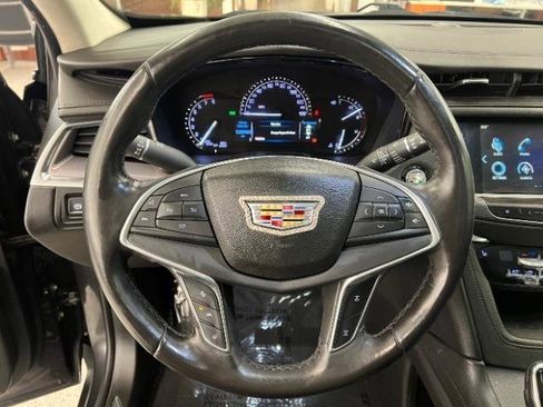 Used 2017 Cadillac XT5 Luxury w/ Driver Awareness Package FWD image 10