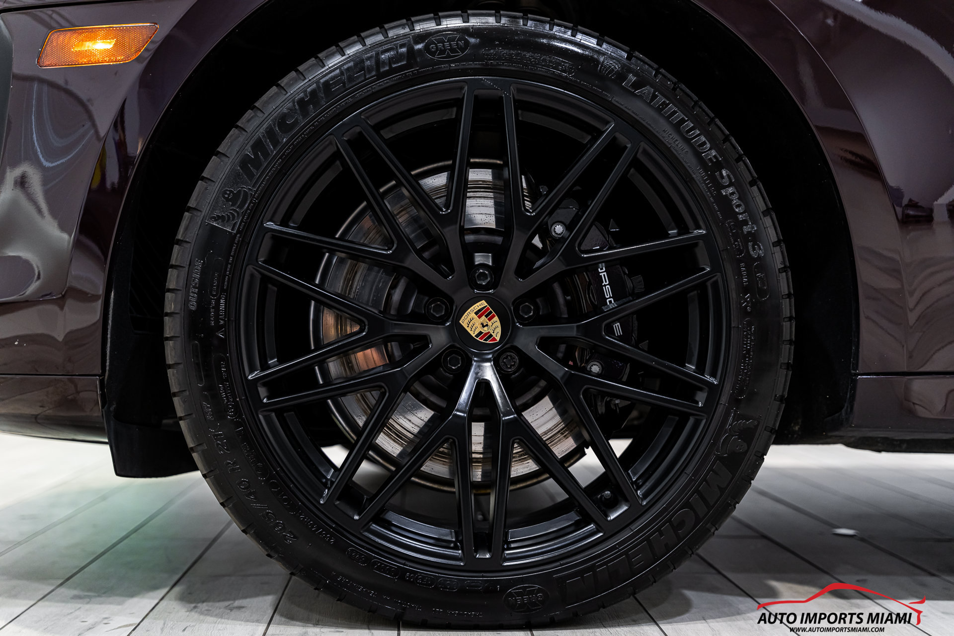 Used 2023 Porsche Macan GTS w/ Sport Chrono Package AWD/4WD image 79