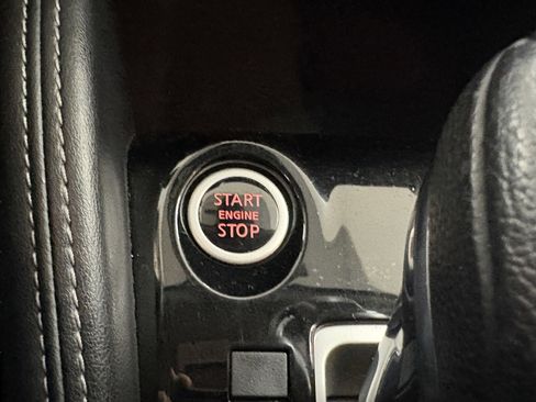 Used 2020 Nissan Kicks SR image 16