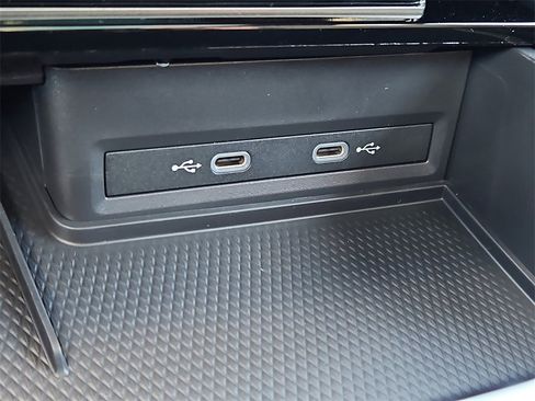 New 2026 Volkswagen Atlas Cross Sport SEL image 11