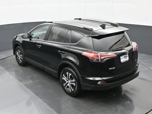 Used 2017 Toyota RAV4 LE image 33