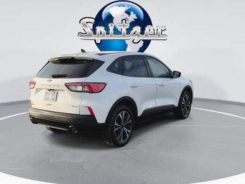 Used 2022 Ford Escape SE w/ SE Sport Appearance Package image 9