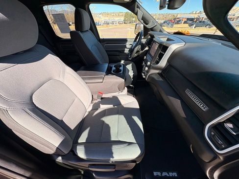 Used 2022 RAM 1500 Big Horn AWD/4WD image 36