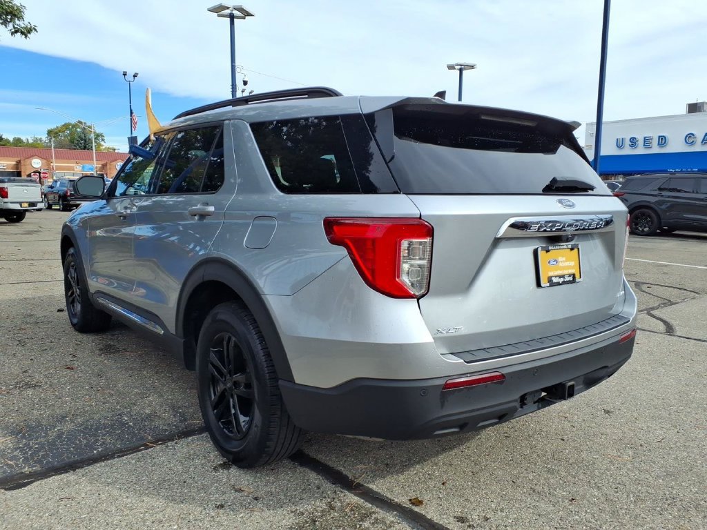 Certified 2024 Ford Explorer XLT w/ Class IV Trailer Tow Package AWD/4WD image 7
