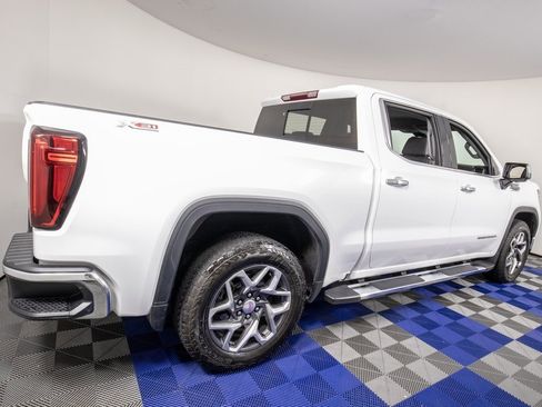Used 2023 GMC Sierra 1500 SLT w/ SLT Premium Package image 4
