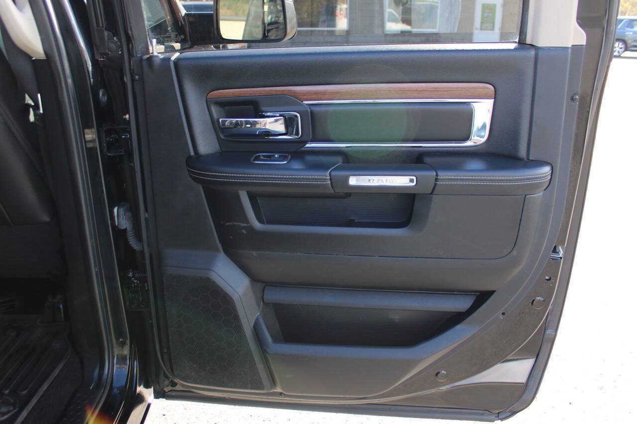 Used 2015 RAM 3500 Laramie w/ Black Appearance Group AWD/4WD image 43