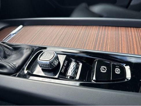 Used 2019 Volvo XC60 T6 Inscription w/ Protection Package Premier image 19