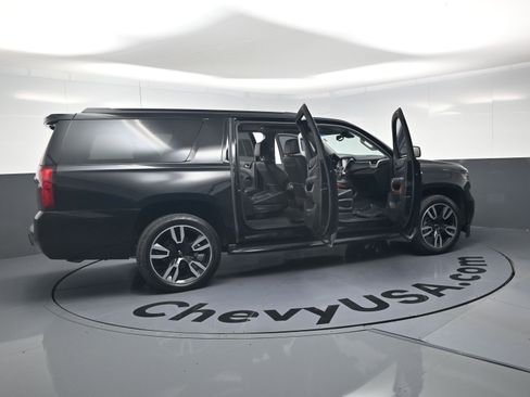 Used 2019 Chevrolet Suburban Premier AWD/4WD image 23