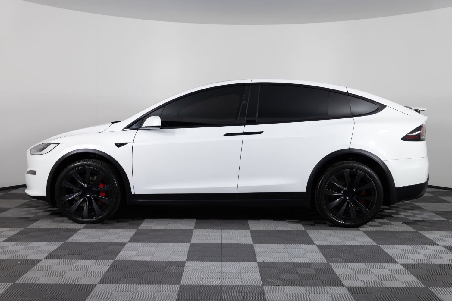 Used 2023 Tesla Model X AWD/4WD image 3