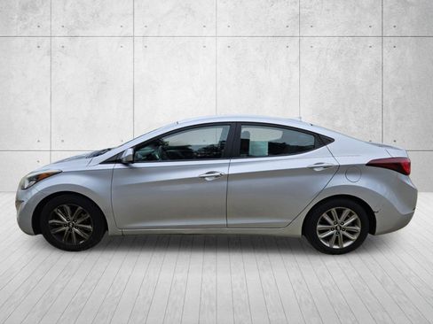 Used 2014 Hyundai Elantra SE w/ Option Group 02 FWD image 7