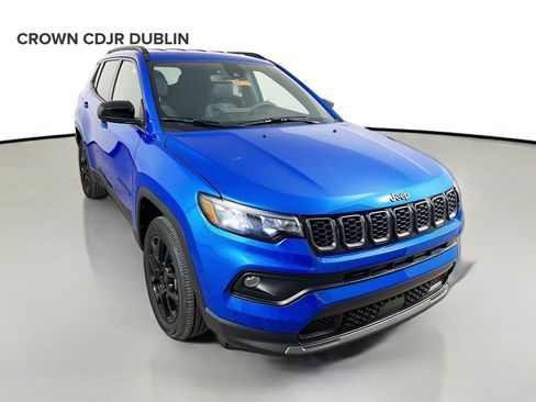 Used 2026 Jeep Compass Latitude AWD/4WD image 3