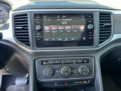 Used 2021 Volkswagen Atlas SE w/ Panoramic Sunroof Package FWD image 9
