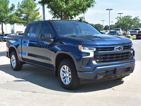 Used 2023 Chevrolet Silverado 1500 RST w/ Z71 Off-Road Package AWD/4WD image 3