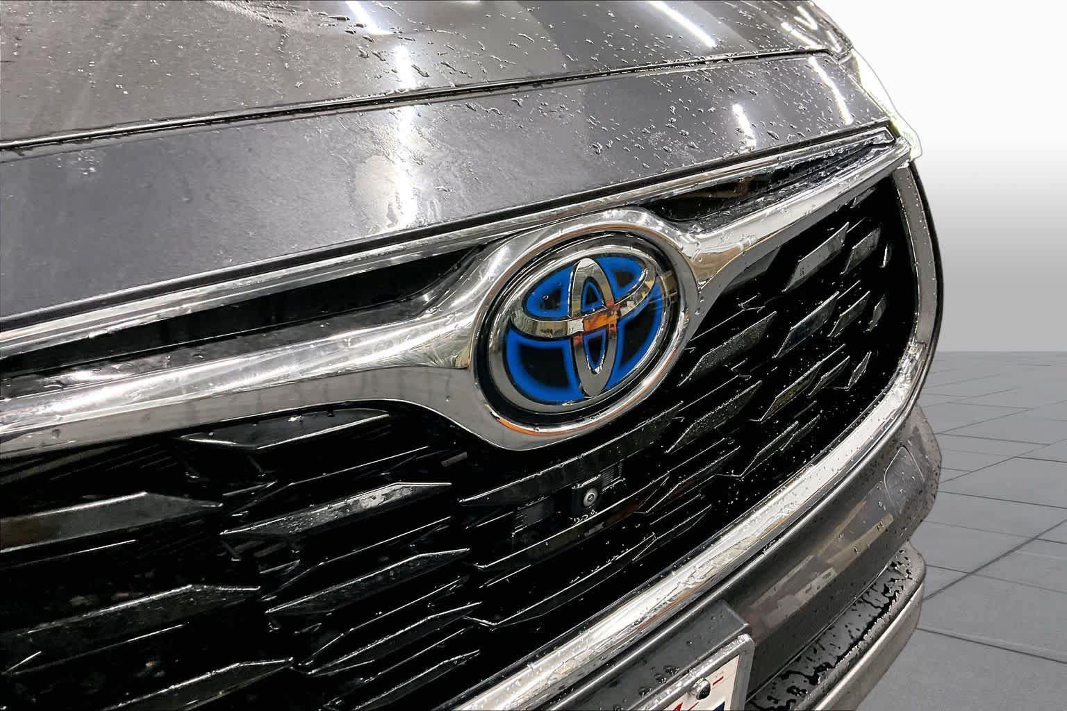 Used 2023 Toyota Highlander Platinum AWD/4WD image 29