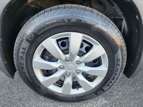 Used 2019 Chevrolet Trax LS FWD image 38