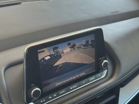 Used 2025 Nissan Rogue SV FWD image 21